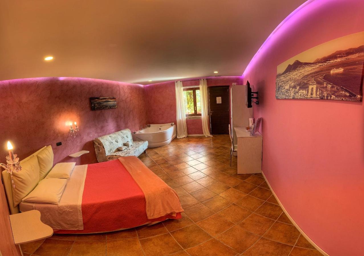 King Suite Spa Bath